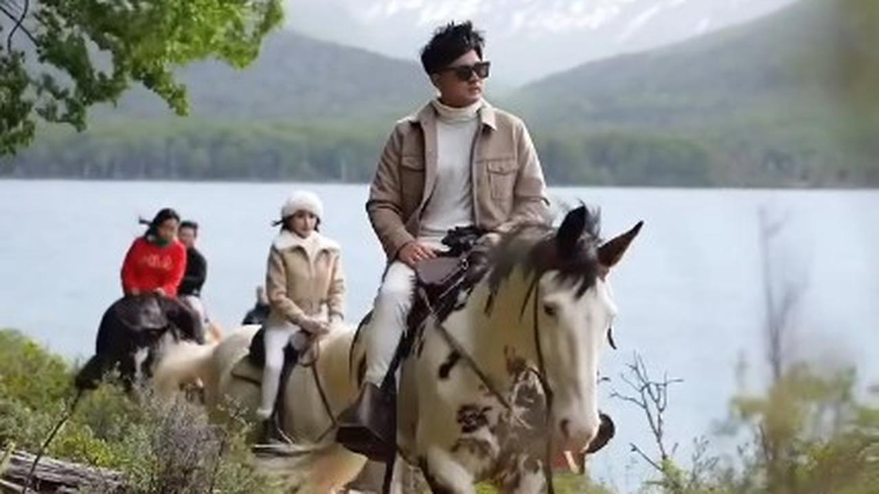 Terletak di Ujung Selatan Dunia, 7 Potret Guntur Triyoga dan Apris Devita Liburan ke Ushuaia bak di Negeri Dongeng