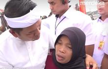 VIDEO: Ibu di Bekasi Curhat Rumah Kena Longsor, Demul Langsung Perintakan Ini ke Bupati