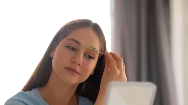 5 Skincare Routine Anti Blue Light Rahasia Kulit Tetap Cerah dan Sehat di Era Digital