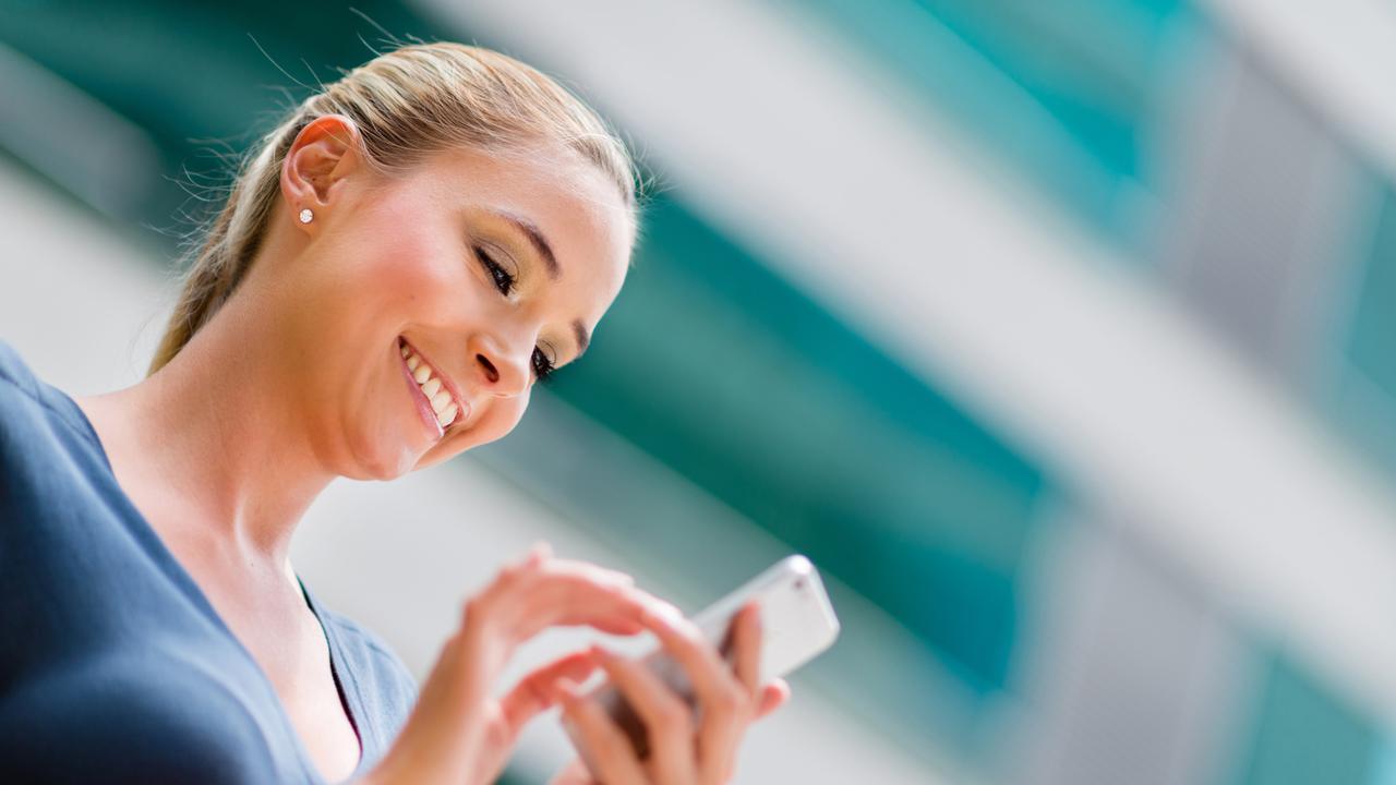 Akses internet lewat smartphone