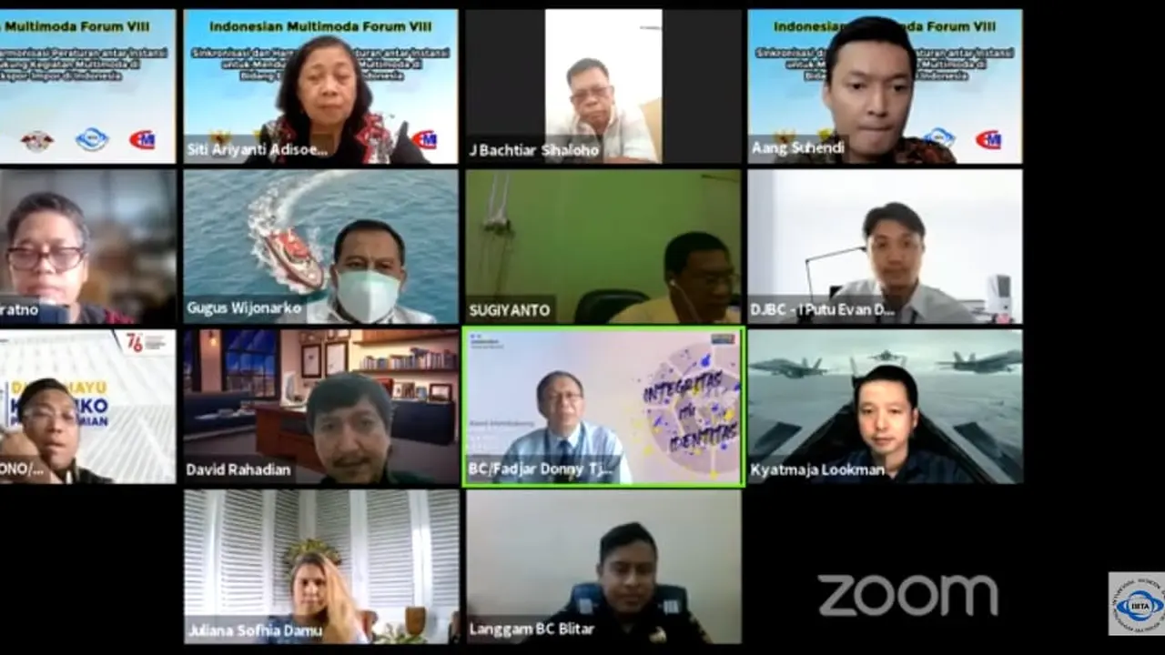 Webinar tentang sinkronisasi dan harmonisasi peraturan antar instansi untuk mendukung kegiatan multimoda. (Istimewa)