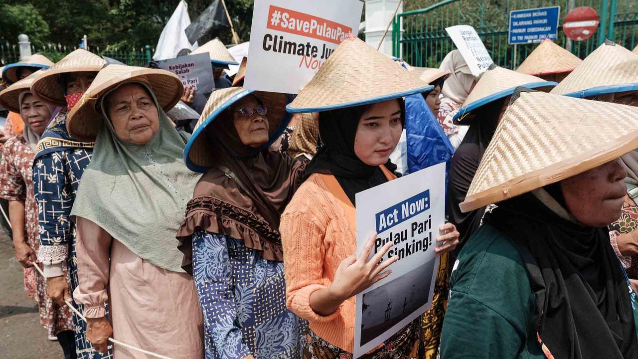 FOTO: Pulau Pari Terancam Tenggelam: Warga Desak KKP Cabut Izin Laut Bermasalah