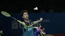 Ganda putra Indonesia, Marcus Gideon / Kevin Sanjaya, mengembalikan kok saat melawan Ou Xuan Yi / Zhang Nan pada Indonesia Open 2019 di Istora Senayan, Jumat (19/7). Marcus / Kevin menang 21-12 dan 21-16. (Bola.com/Yoppy Renato)