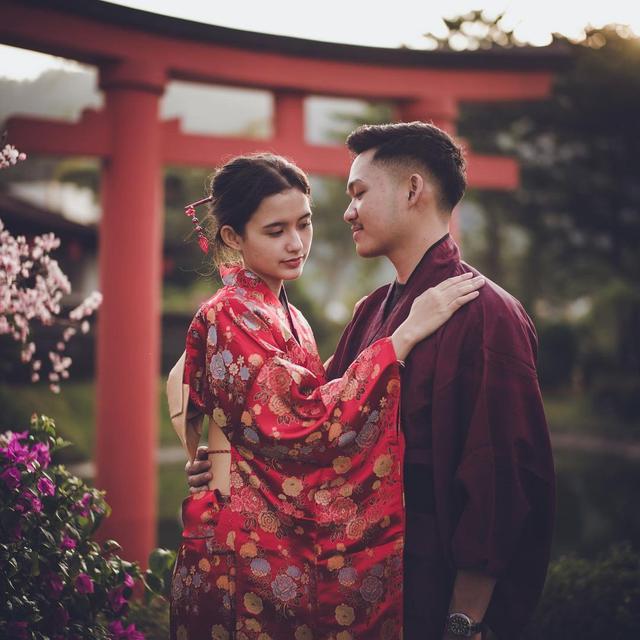 6 Pemotretan Sarah Menzel dan Azriel Hermansyah Pakai Busana Jepang, Bak Prewedding