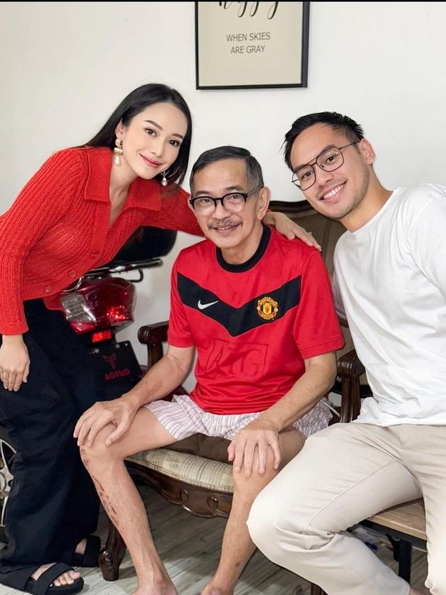 Merdianti Octavia, Istri dari Rama Putra, Mengabarkan Bahwa Ray Sahetapy Sedang Sakit. Merdi Tidak Menyebut Sakit yang Membuat Sang Mertua Lebih Kurus dari Biasanya (instagram.com/merdioctav)