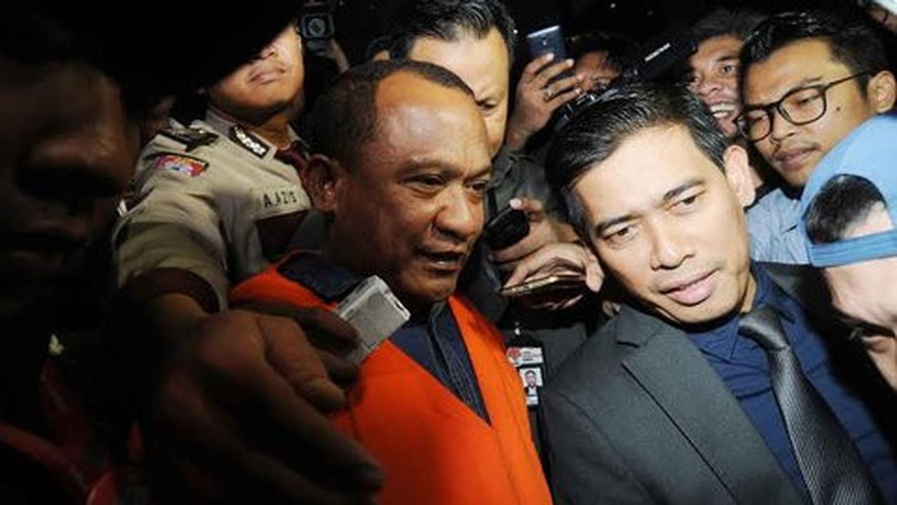 Sidang, Hakim Tipikor minta Jaksa lanjutkan pemeriksaan Rusli Sibua