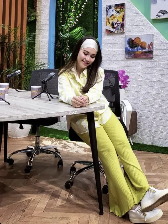 Potret Tampilan Ayu Ting Ting Setelah Pulang Umrah, credit @ayutingting92