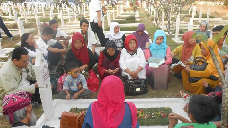 #LebaranNarsis Ke Makam Kakek yang Pergi Tepat di Hari Lebaran 