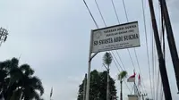 Siswa SD di Medan Dihukum Guru Duduk di Lantai karena Menunggak SPP, Kepala Sekolah: Miskomunikasi