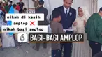 Aksi berbeda dilakukan oleh pasangan pengantin ini saat melakukan resepsi pernikahan justru membagi-bagi amplop untuk anak-anak.