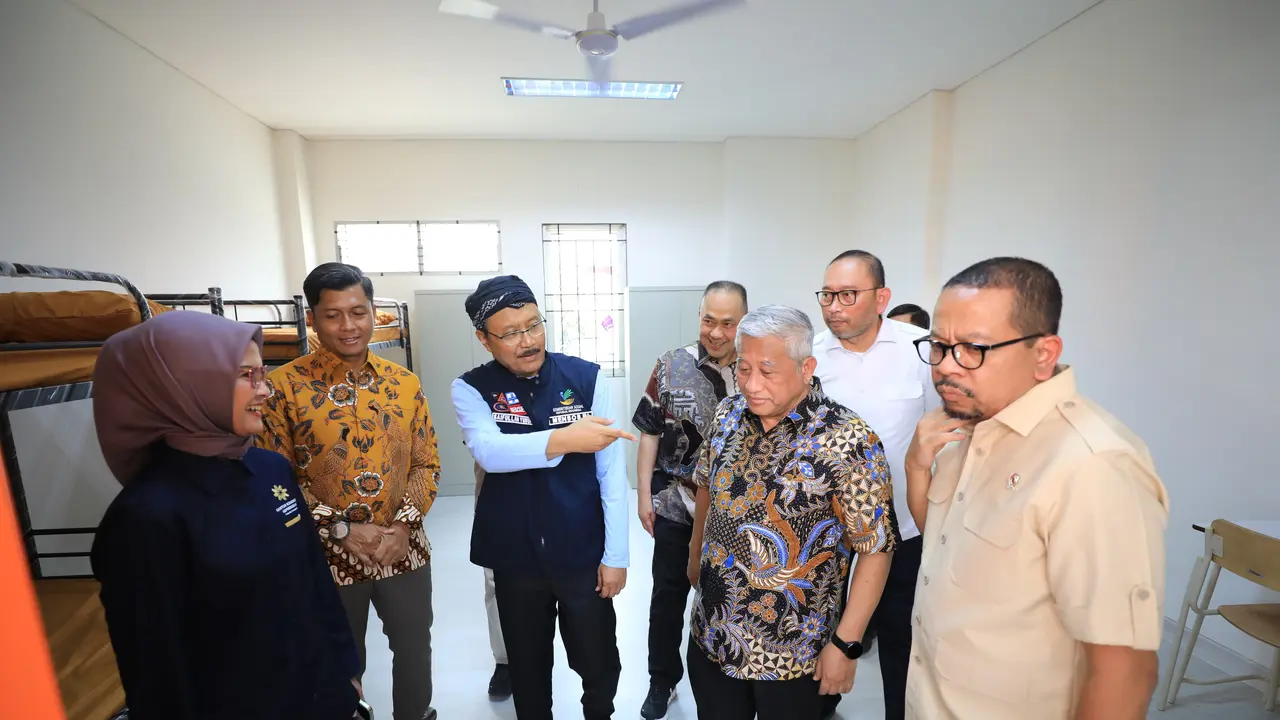 Kemensos mulai melakukan uji coba pelaksanaan Sekolah Rakyat di dua lokasi, yakni Sentra Handayani Jakarta dan Sentra Terpadu Pangudi Luhur (STPL) Bekasi, Rabu (9/7/2025).