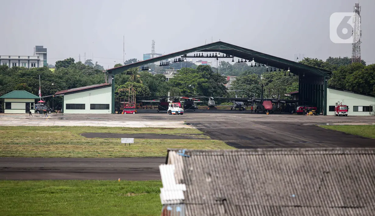 Sejumlah pesawat parkir di Apron Bandara Pondok Cabe, Pamulang, Tangerang Selatan, Banten, Rabu (29/12/2021). Kementerian Perhubungan menunjuk Bandara Pondok Cabe dan Bandara Soekarno-Hatta sebagai bandara pengganti selama revitalisasi Bandara Halim Perdanakusuma. (Liputan6.com/Faizal Fanani)