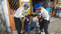 Wakapolsek Kemayoran AKP Djamal Alkatiri saat diamankan polisi dari Polres Metro Jakarta Timur. (Liputan6.com/Nanda Perdana) 