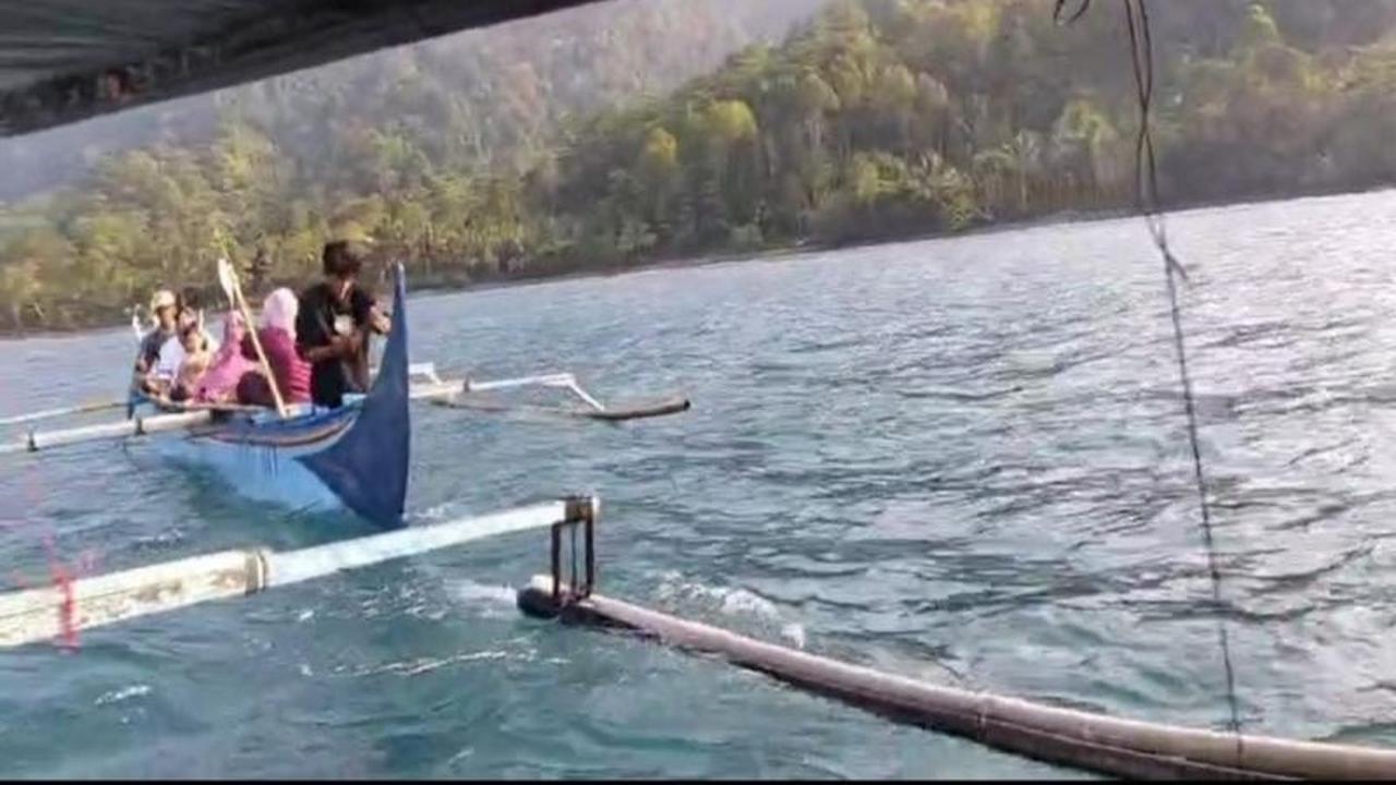 Fakta Unik Evakuasi Perahu Mogok: Polisi Selamatkan 7 Penumpang Termasuk Pasien Lansia di Laut Tanggamus