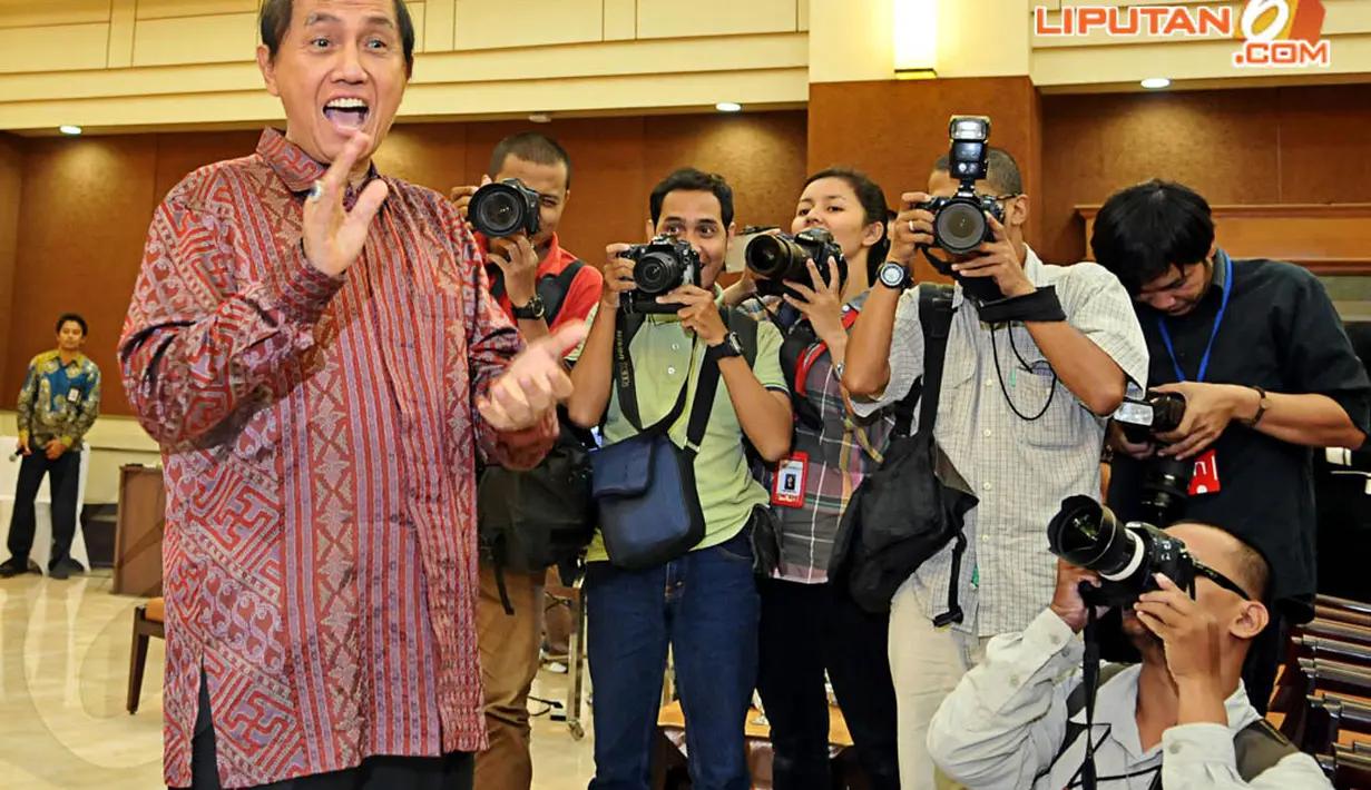 Dalam acara perpisahan di kantornya, Senin (21/4/2014), Hadi Poernomo enggan membicarakan sosok penggantinya nanti. (Liputan6.com/Johan Tallo)