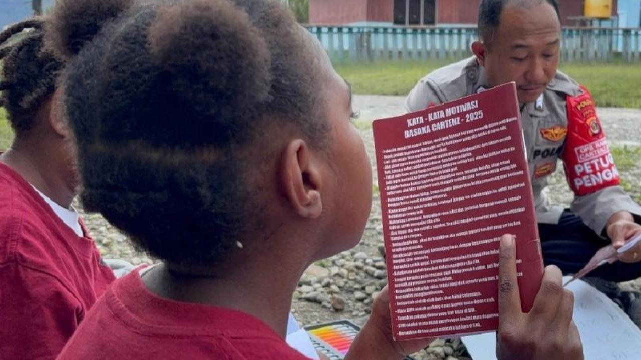 Tahukah Anda? Polisi Oksibil Gencar Mengajar Calistung, Bentuk Nyata Polri Bangun Masa Depan Anak Papua