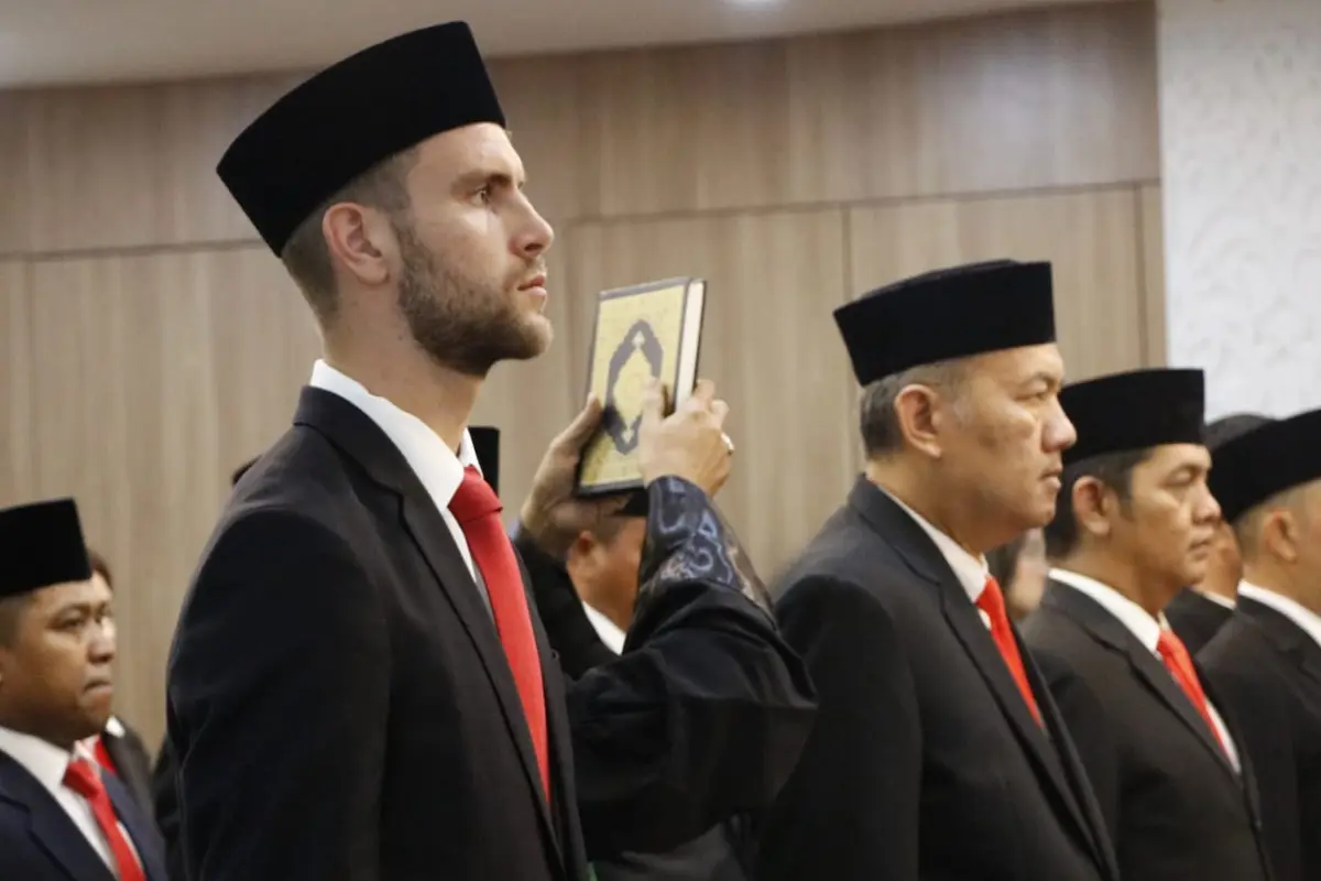 Maarten Paes dilantik menjadi Warga Negara Indonesia (WNI).