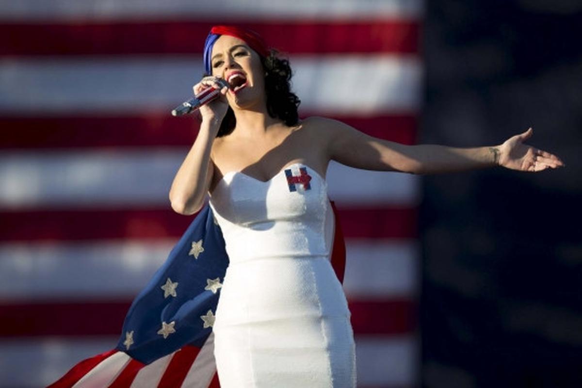Aksi Katy Perry jadi 'juru kampanye' Capres AS Hillary Clinton