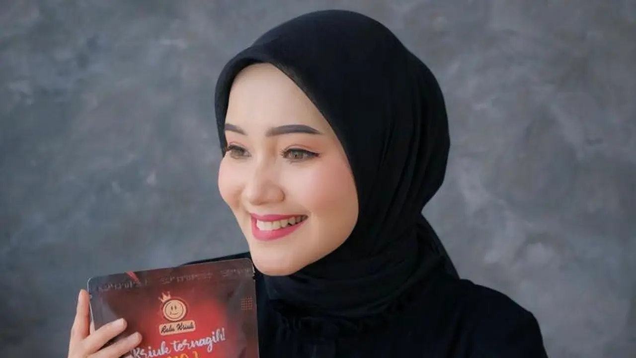 Diary Fimela: Modal 200 Ribu, Ibu Rumah Tangga Ini Raup Omzet Ratusan Juta dari Bisnis Cemilan