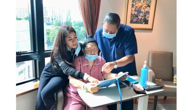 Potret Aliya Rajasa setia temani Ani Yudhoyono