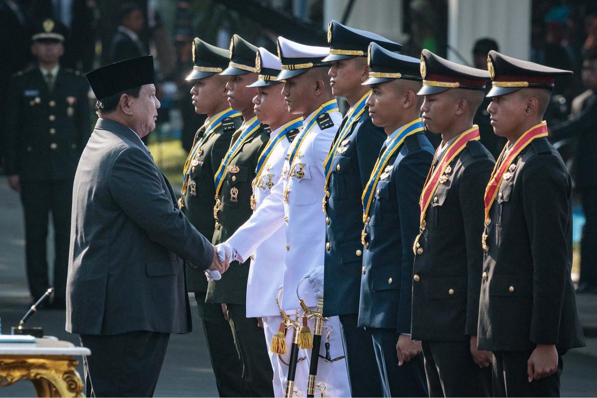 FOTO: Presiden Prabowo Lantik 2.000 Perwira TNI-Polri di Istana Merdeka