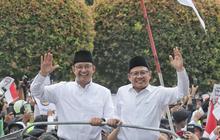 FOTO: Momen Anies Baswedan dan Cak Imin Naik Mobil Jip Terbuka Diantar 20.000 Pendukung Daftar Capres dan Cawapres ke KPU