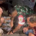 Evakuasi Menegangkan IRT Jatuh ke Selokan, Tertembus Besi Cor