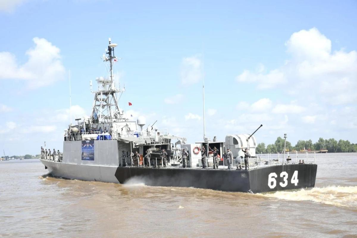 FOTO: TNI AL Dukung Distribusi Rupiah ke Pulau Terpencil Kalimantan Selatan