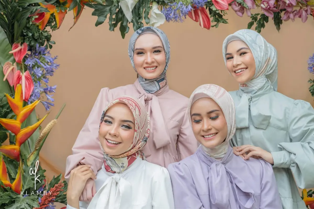 Brand Fashion Lokal Wearing Klamby/dok.  Wearing Klamby