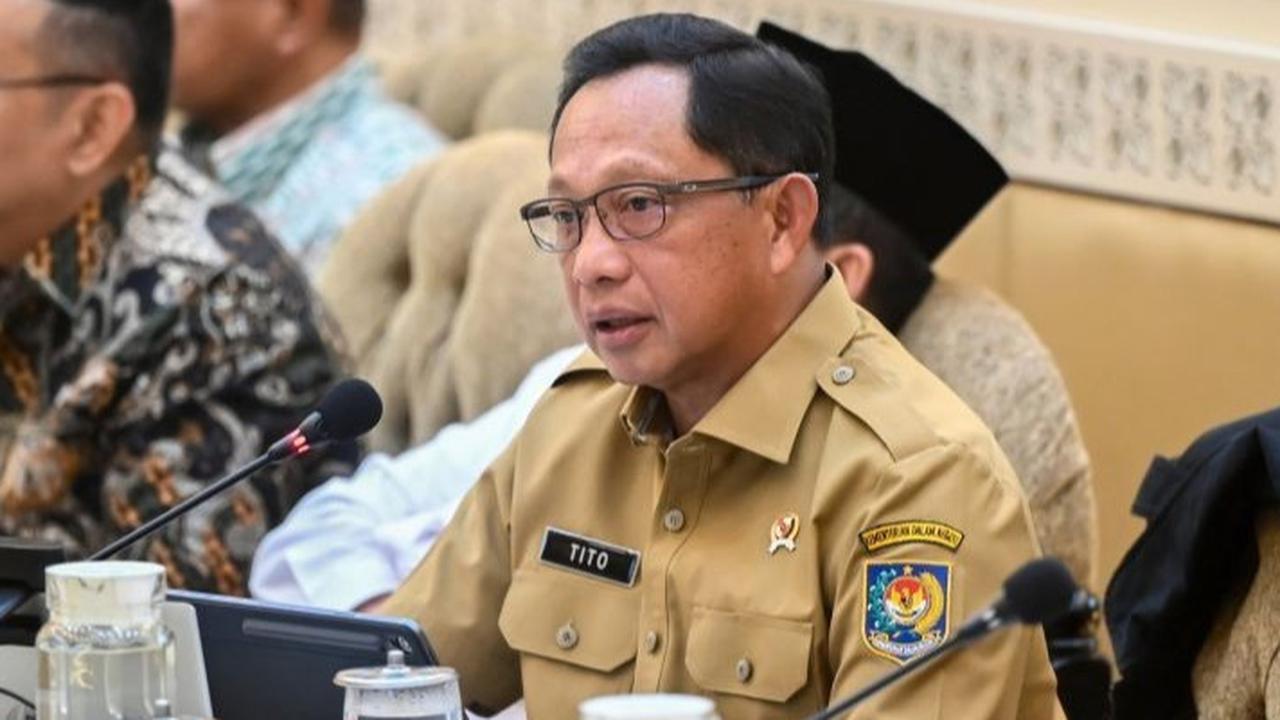 VIDEO: Jenderal Tito Turun Tangan Usai Kepsek SMP Dipecat Buntut Tegur Anak Walikot Prabumulih Bawa Mobil