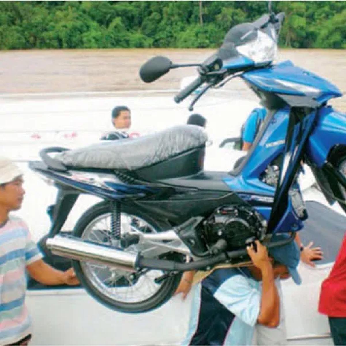 Kuli Angkat Motos