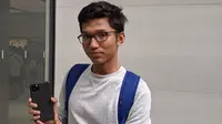 Ini Dia Remaja 17 Tahun Pembeli Pertama iPhone 11