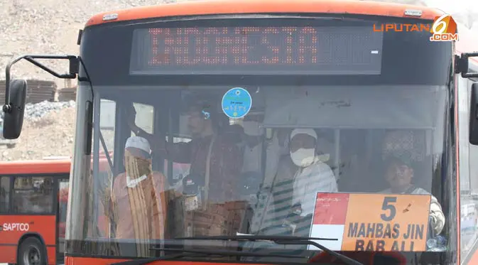 Bus Shalawat untuk jemaah haji Indonesia. (Liputan6.com/Anri Syaiful/wwn)