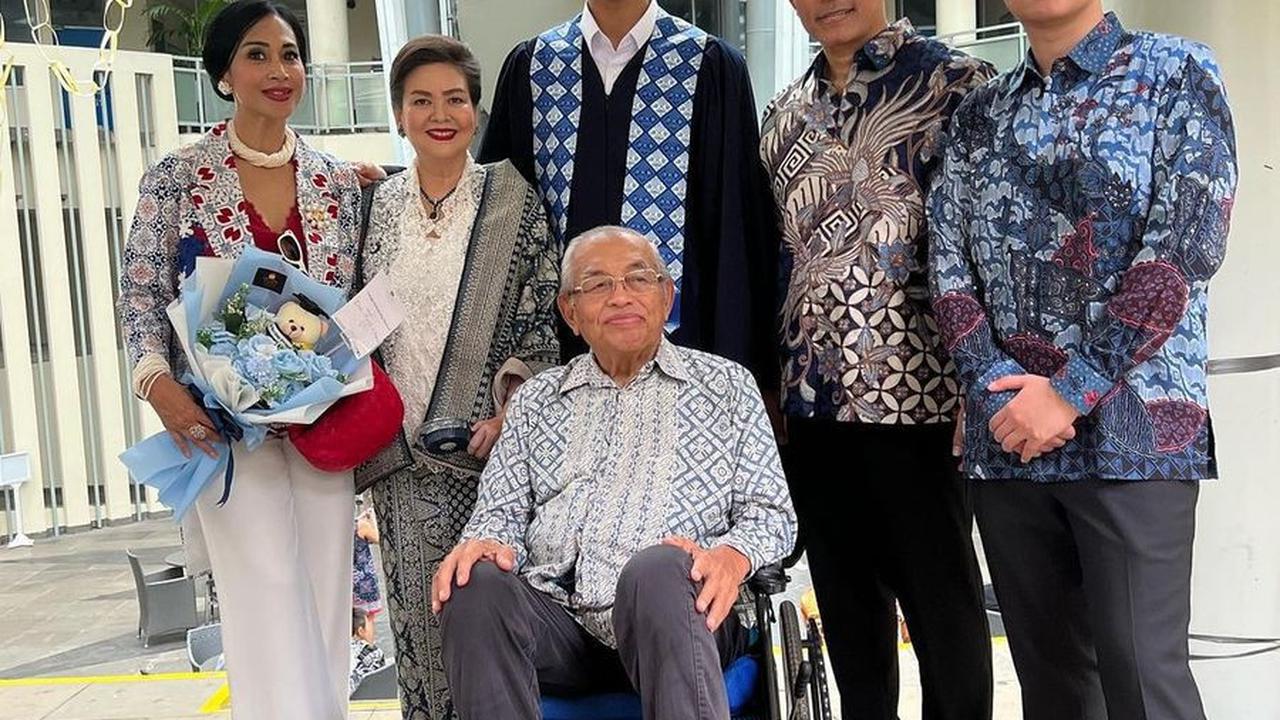 Dalam momen spesial ini, Diah pun menuliskan kebahagiaannya di Instagram.