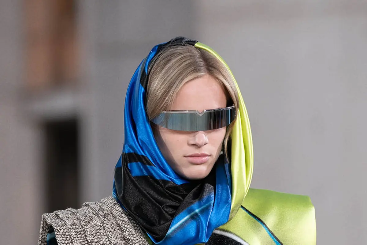 Louis Vuitton Membawa Paduan Edgy dan Futuristik dalam Koleksi Women’s Cruise 2023
