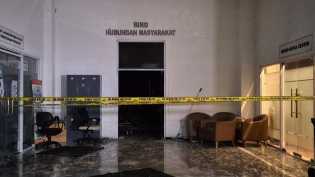 VIDEO: Kondisi Dalam Gedung Kementerian ATR yang Terbakar, Petugas Berjibaku Padamkan Api