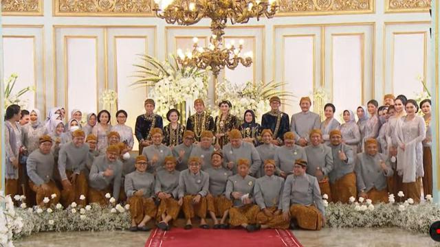 Sejumlah menteri kabinet Indonesia Maju menghadiri acara tasyakuran pernikahan putra bungsu Presiden Joko Widodo atau Jokowi