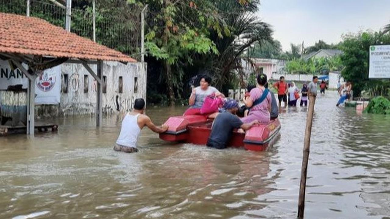 Banjir di Lima Kecamatan Kabupaten Tangerang Akibat Hujan Lebat