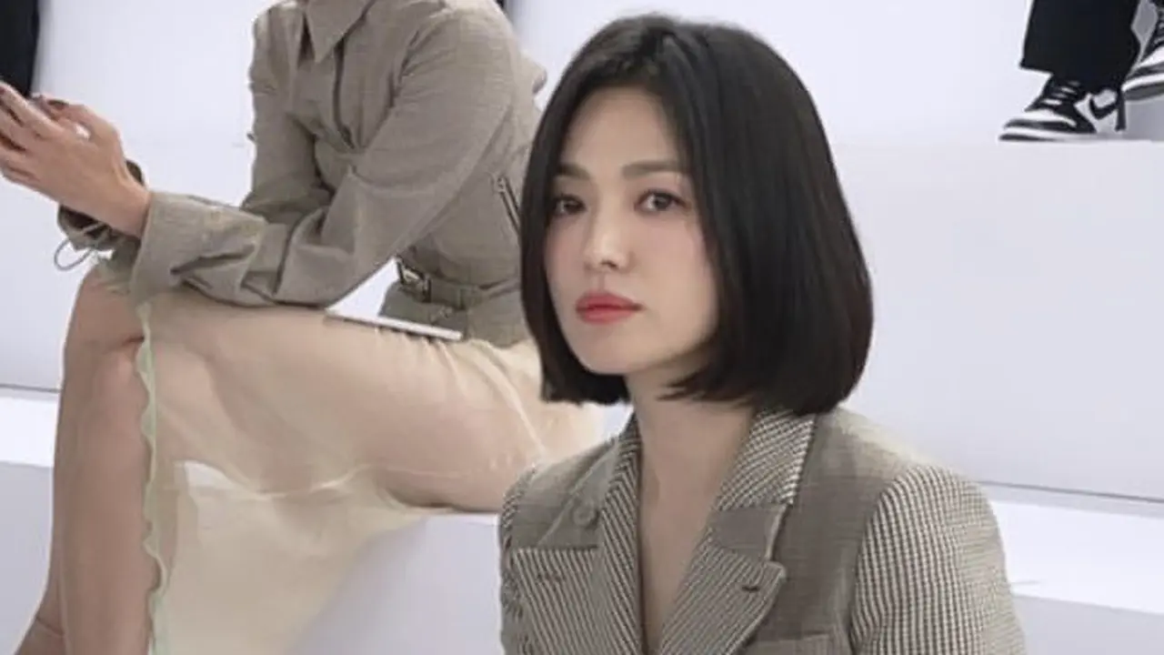 Pesona Song Hye Kyo Bergaya Business Woman di Fendi Paris