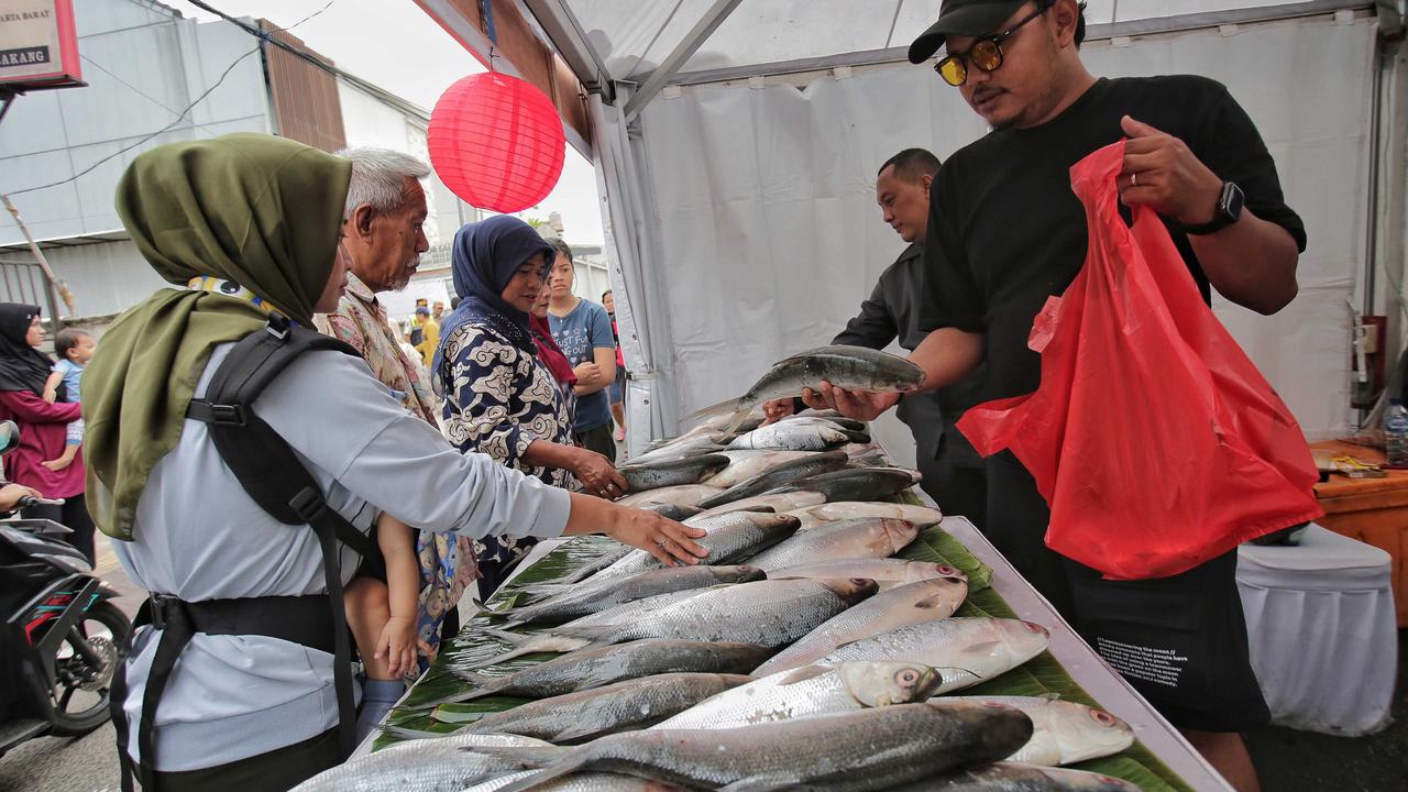 Semarak Festival Bandeng Rawa Belong jelang Tahun Baru Imlek