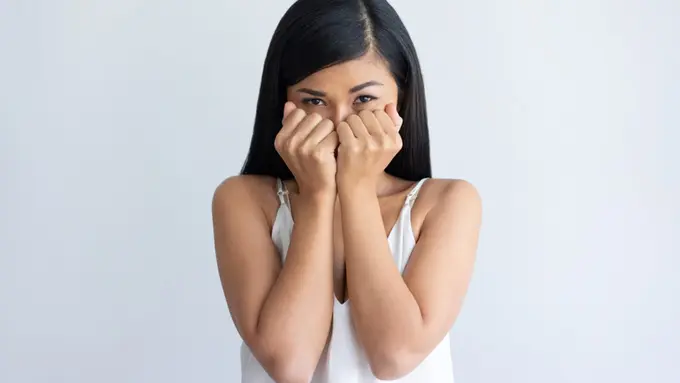 perempuan pemalu