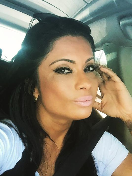 6. Dani Sperle - Meski belum pernah bertemu, model yang sudah berkepala tiga tersebut mengirimi pesan teks nakal kepada Neymar. Hal tersebut diketahui usai twitter milik kontestan Miss Bumbum diretas oleh pihak yang tidak bertanggung jawab. (Instagram)