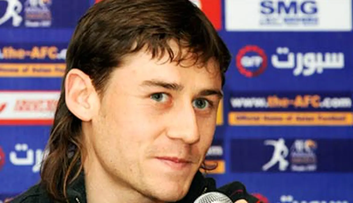Server Djeparov of Uzbekistan answers questions at a press conference before the Asian Football Confederation (AFC) Player of the Year awards in Shanghai on November 24, 2008. AFP PHOTO/Mark RALSTON 