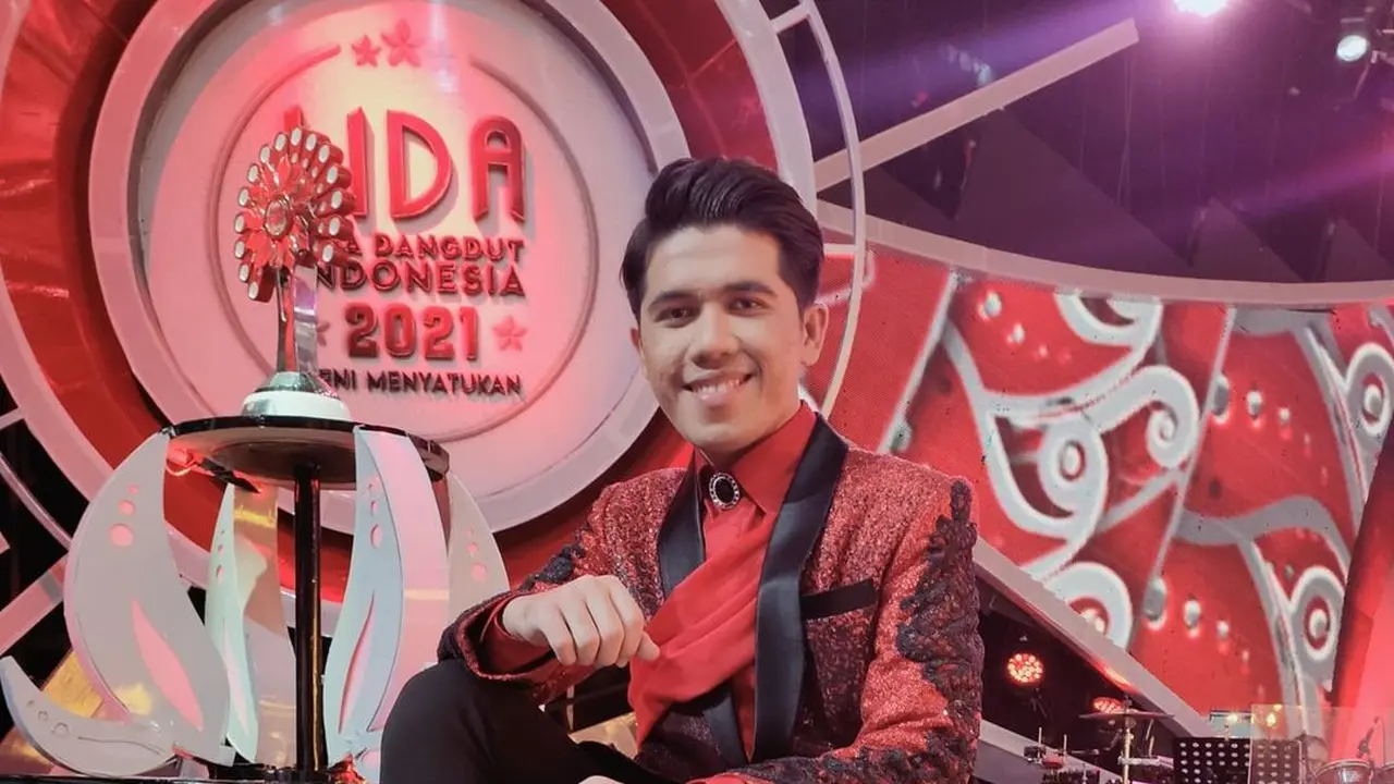 Iqhbal sukses keluar sebagai juara 1 Liga Dangdut Indonesia (LIDA) 2021 (https://www.instagram.com/p/CS1izsyB-UE/)