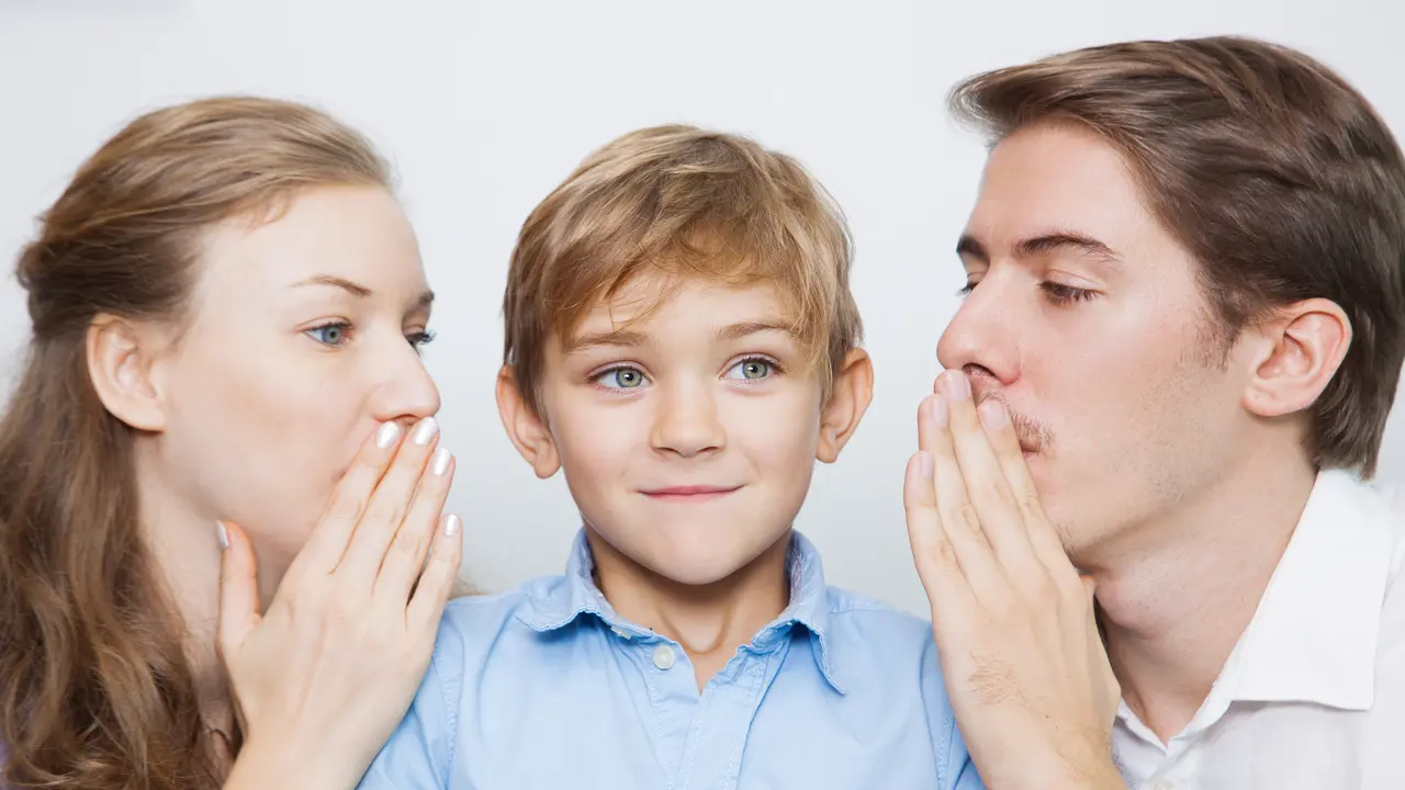 Mengenal Apa Itu Whispering Parenting (photo by freepik.com)