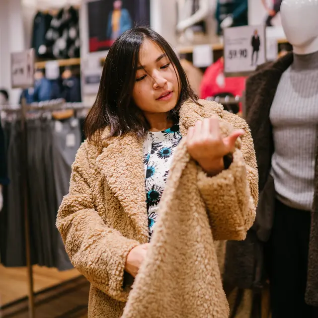 Punya gaya hidup boros, 6 zodiak ini susah kaya