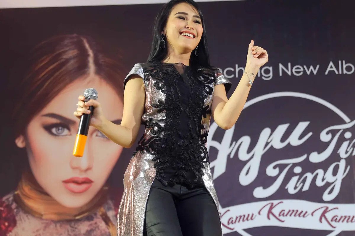 [Bintang] Ayu Ting Ting