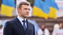 3. Andriy Shevchenko - Bomber legendaris AC Milan ini terjun di dunia politik bahkan saat masih bermain bersama Dynamo Kiev pada tahun 1990 dan masih berlanjut hingga sekarang. (AFP/Genya Savilov)