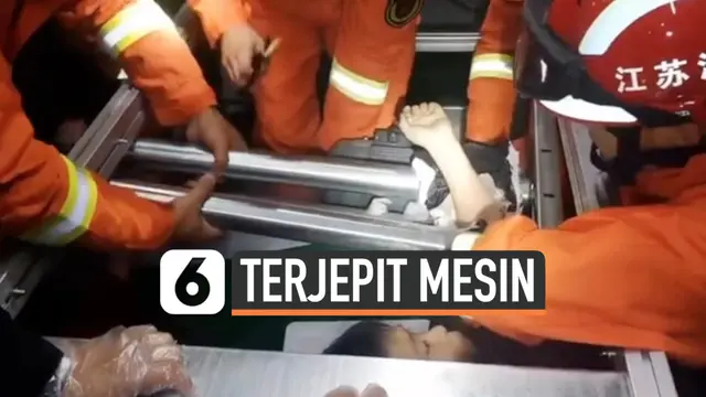 VIDEO: Penyelamatan Lengan Bocah Terjepit Mesin Pabrik