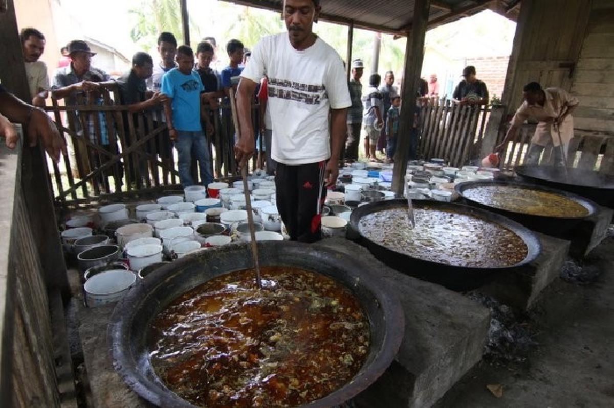 Tradisi Maulid Nabi Kuah Beulangong